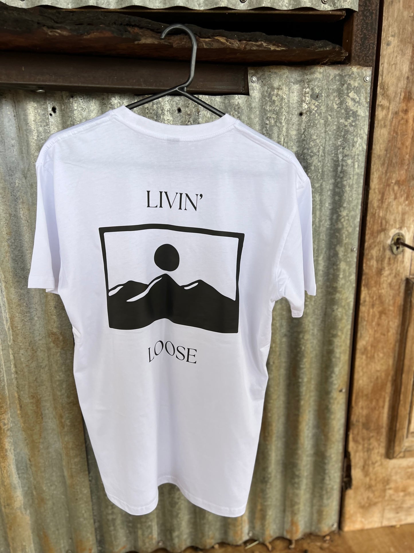 MENS LIVIN LOOSE LOGO TEE